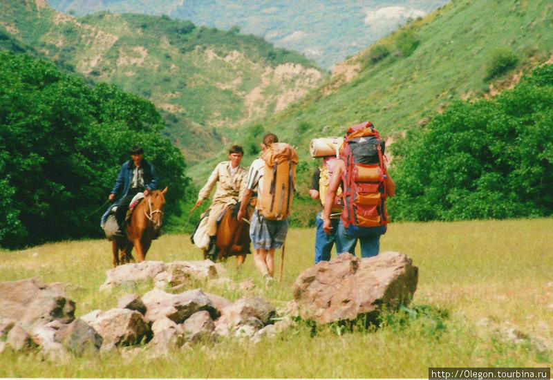 Кто на лошадках, а кому с рюкзаком... Чимган, Узбекистан