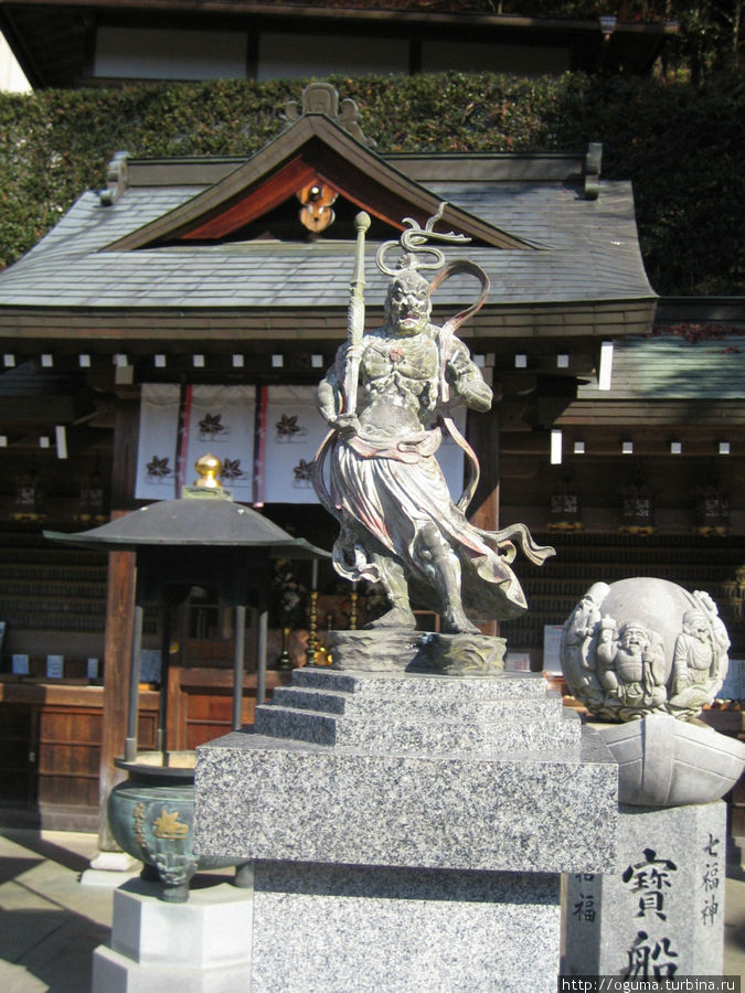 Последний оплот осени в Аити – храм Jakkoin в Инуяма Инуяма, Япония