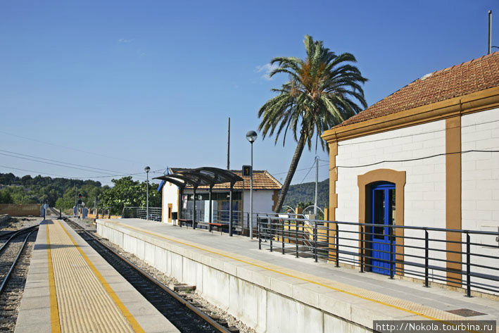 Железнодорожный вокзал Кальп, Испания