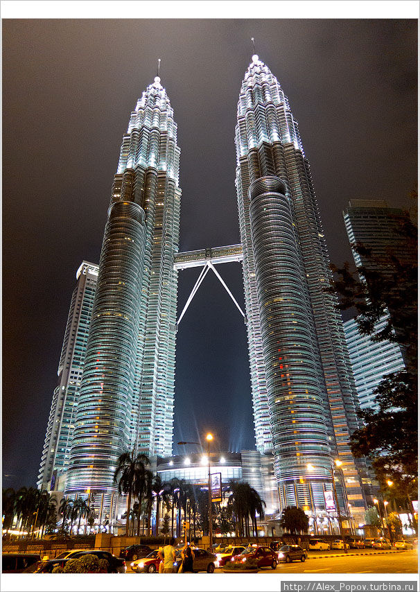Петронасы с подсветкой потрясающие! Куала-Лумпур, Малайзия