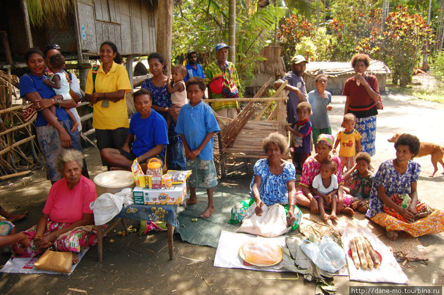Небольшой рынок рядом со сценой Провинция Галф, Папуа-Новая Гвинея