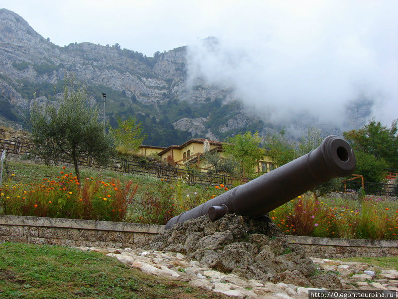 Пушка Кастриоти Круя, Албания