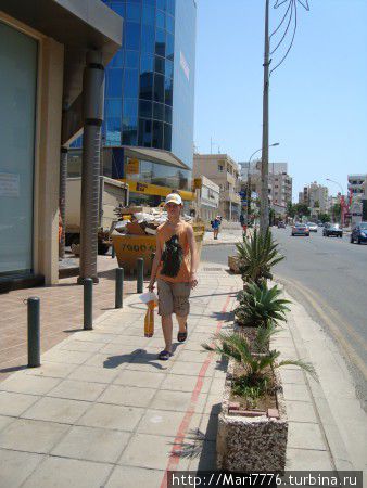 До моря, до Финигудес — 12минут пешком. Быстрым шагом меньше) Ларнака, Кипр