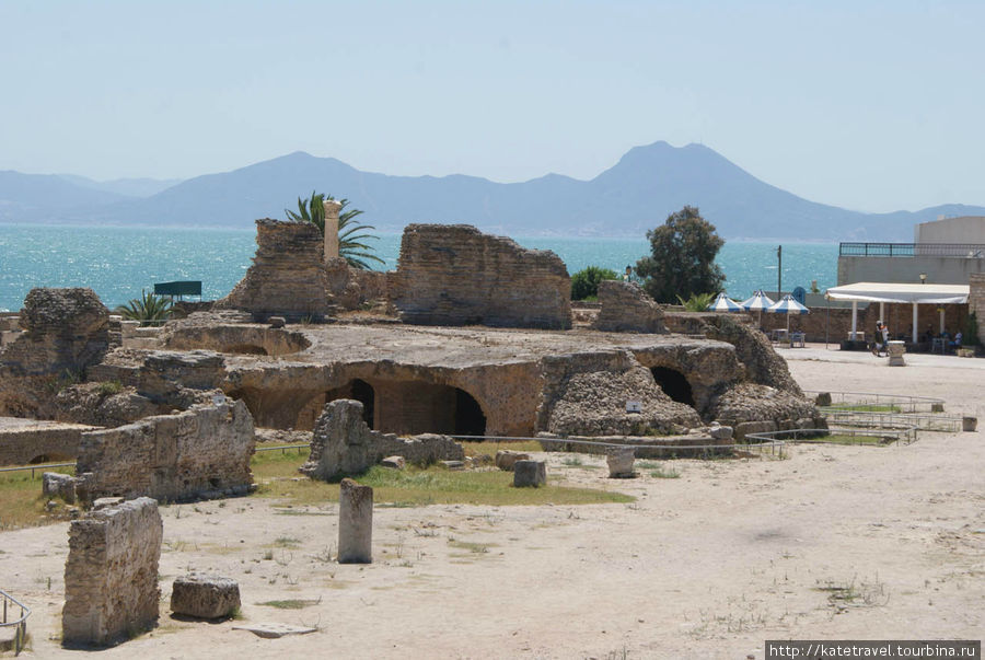 Нижний Карфаген: руины древнеримской термы Антонина Тунис, Тунис