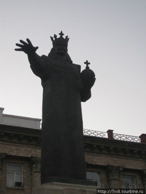 На главной площади — неизменный Штефан чел Маре Бельцы, Молдова