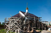 Рядом восстанавливается Борисоглебская церковь (1792-1808 гг.). Это был «теплый» приходской храм, составлявший пару с церковью Рождества Христова.