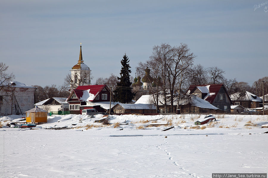 Колокольня и церковь Иоанна Предтечи Каргополь, Россия