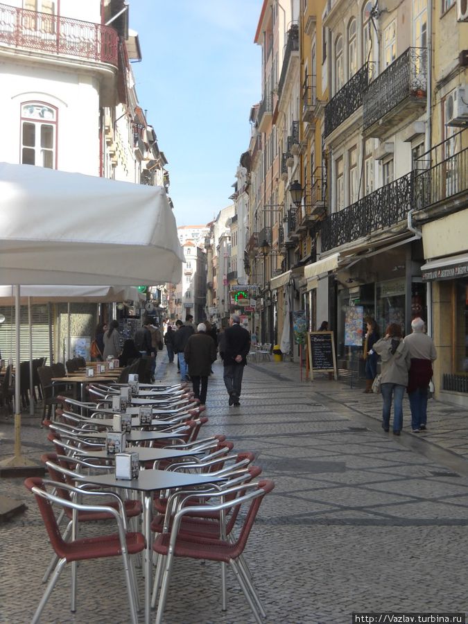 Главная улица Коимбра, Португалия
