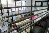 Ткацкий станок на шелковой фабрике