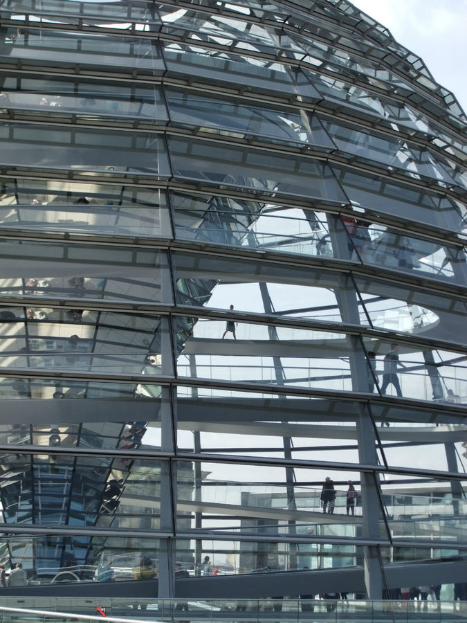 Под куполом Рейхстага Берлин, Германия Под куполом Рейхстага Берлин, Германия