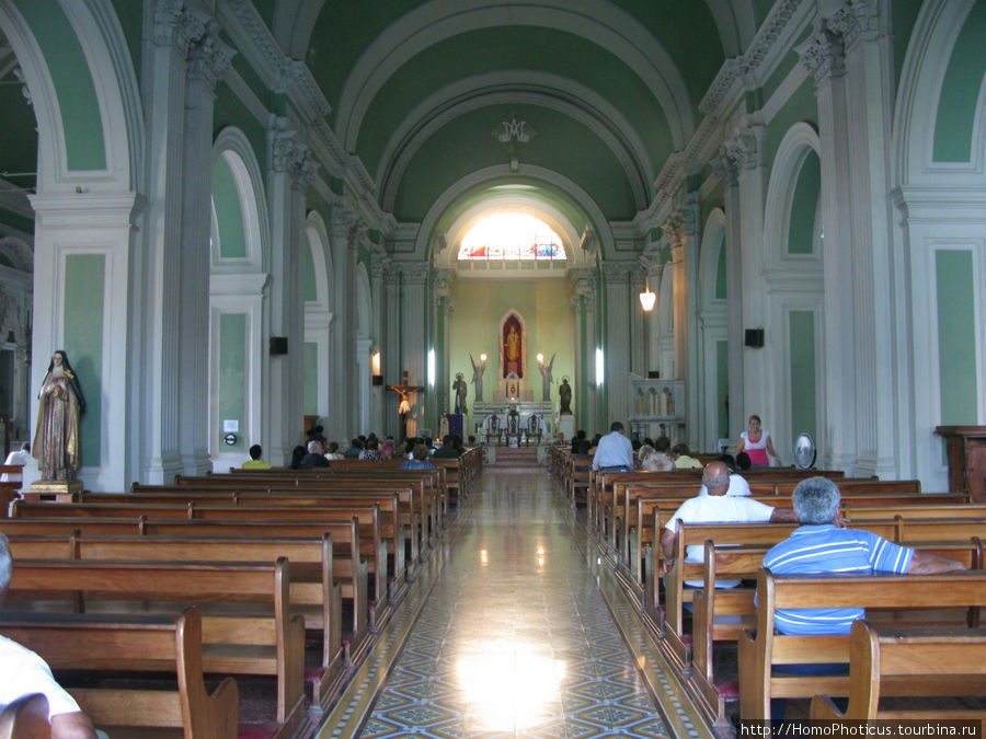 В новом соборе Гранада, Никарагуа