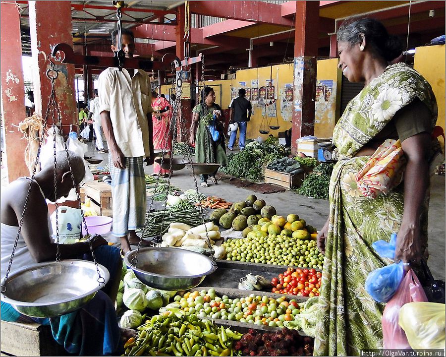 На рынке в Тринкомали Тринкомали, Шри-Ланка