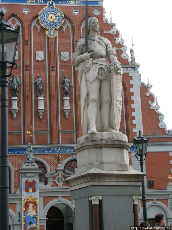 Статуя Роланда Рига, Латвия
