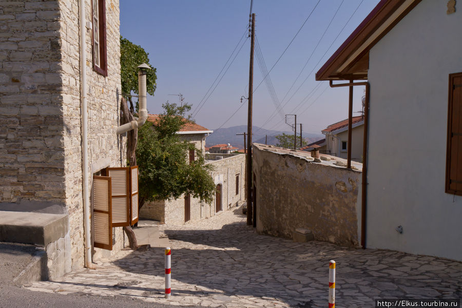 Лефкара. Кружева и церковь Святого креста Лефкара, Кипр
