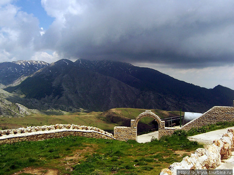 Могилы бекташей Префектура Берат, Албания