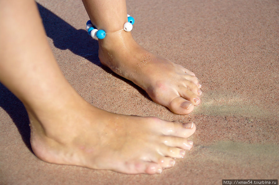 На Элафонисси оказалась самая холодная вода на Крите и очень много народа. Пляж знаменит своим розовым песком, и правда, он там есть, но только узкая полоска у кромки воды. Остров Крит, Греция