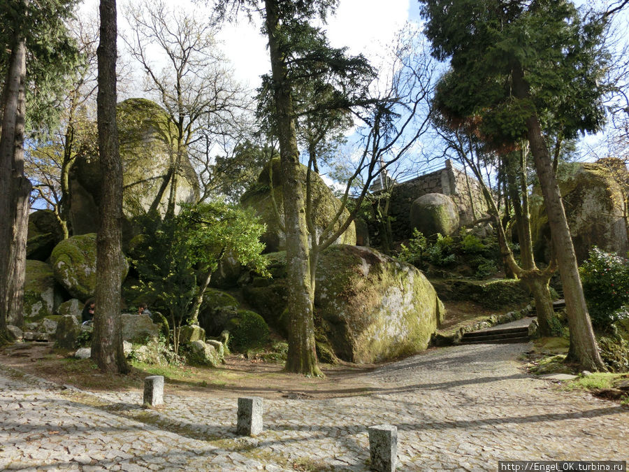 Где с неба падали камни Гимарайнш, Португалия