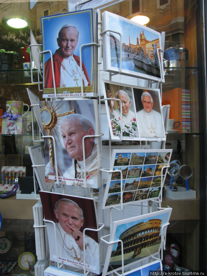 Папа Римский Иоанн Павел Второй — самый популярный фото-образ в современной Италии Рим, Италия