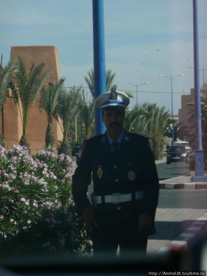 полицейский из Тизнита Тизнит, Марокко