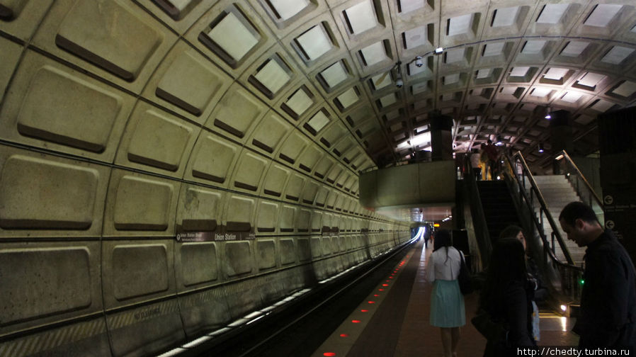 Почему то метро выглядит вот так, по сиротски Вашингтон, CША
