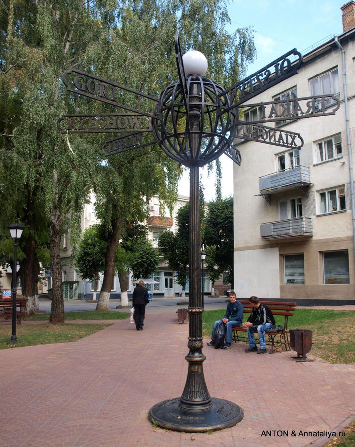 Знак городов-побратимов Луцк, Украина