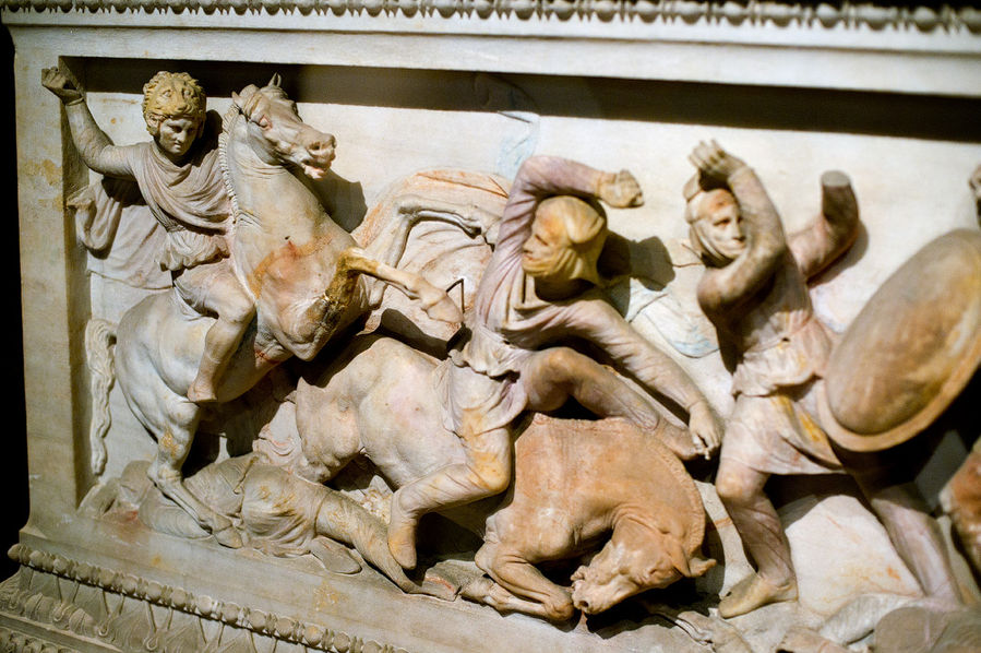 Александр на коне с копьем Александр на коне с копьем