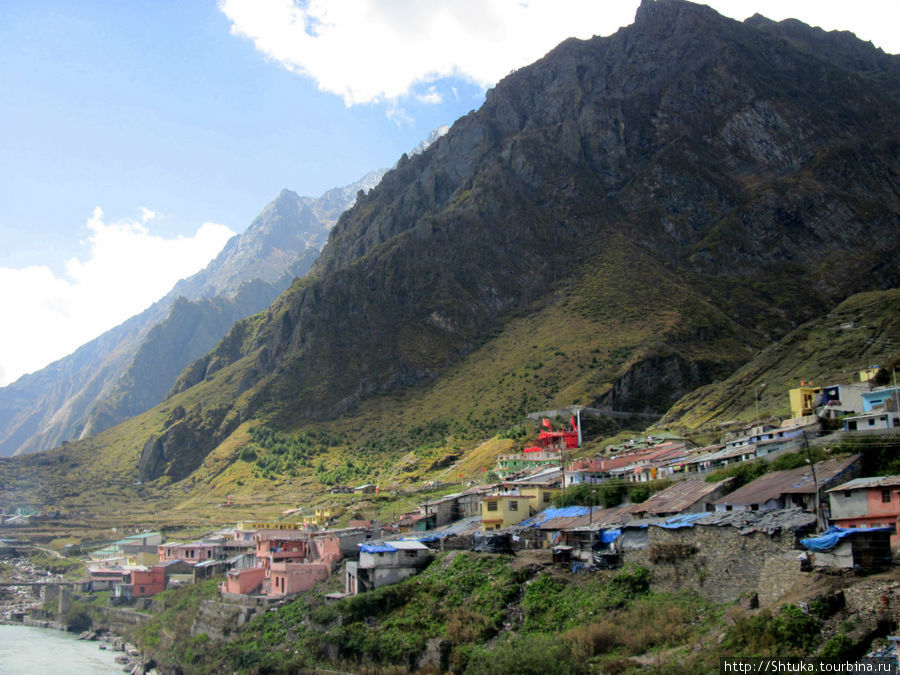 Бадринатх на уровне 3200м. Индия Бадринатх на уровне 3200м. Индия