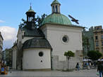 Костел Св.Войцеха — самое старое здание на площади.