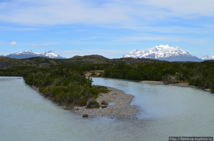 Второй день в парке.
 Река, ведущая к озеру Грэй. Национальный парк Торрес-дель-Пайне, Чили