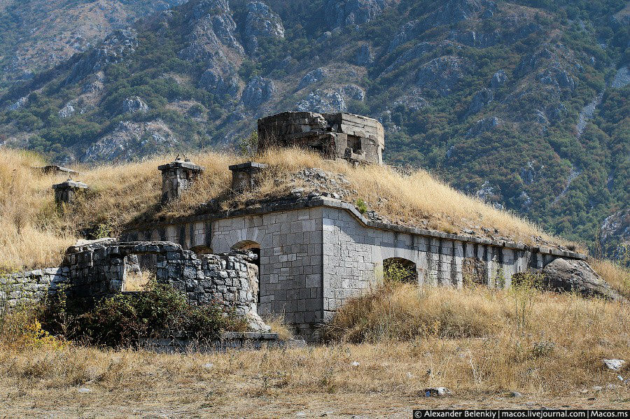Крепость Горажда являлась одной из опорных крепостей, построенных австрийцами на побережье Бока-Которского залива. Область Котор, Черногория