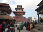 Катманду. Площадь Дурбар. На заднем плане храм Маджудега.