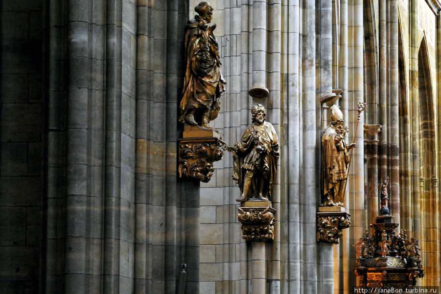 Внутри главного кафедрального собора Прага, Чехия