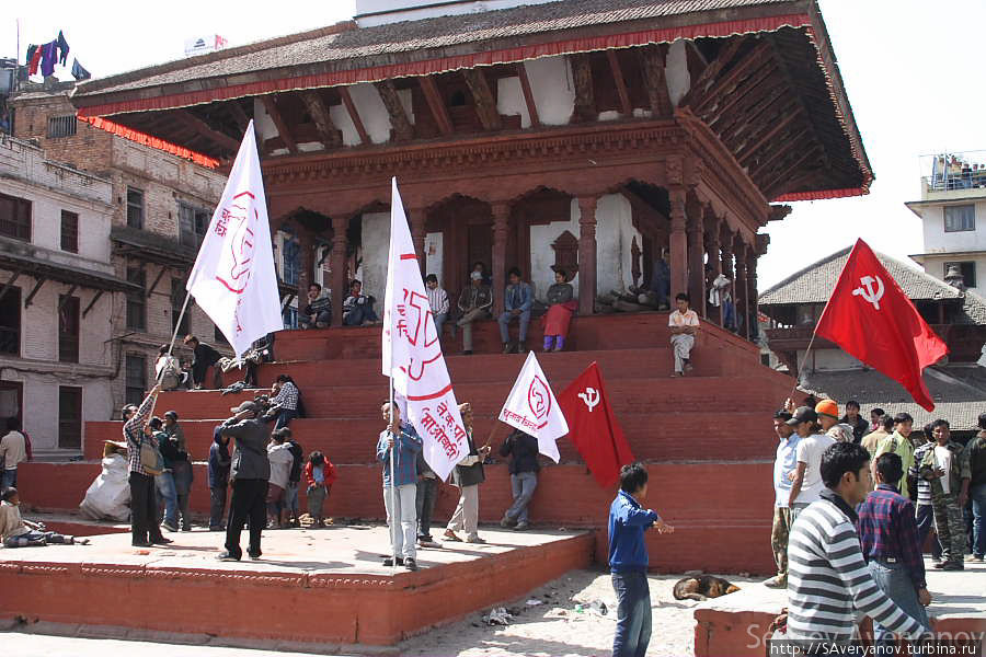 Манифестация маоистов на площади Дарбар Катманду, Непал