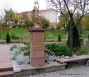 В 2009 году рядом с амфитеатром открыта Аллея лауреатов специальной награды Президента Республики Беларусь Через искусство — к миру и взаимопониманию.