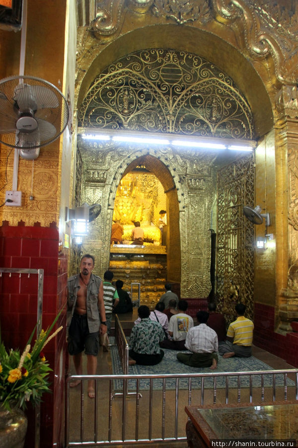 Мир без виз — 398. Самая древняя статуя Мандалай, Мьянма