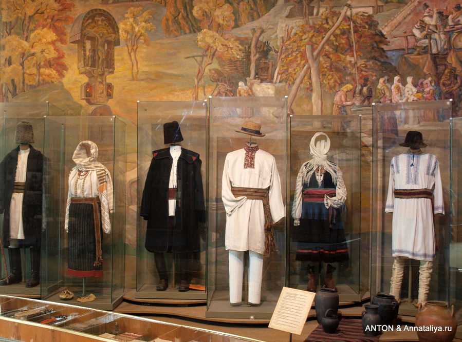 Молдавские костюмы. Молдавские костюмы.