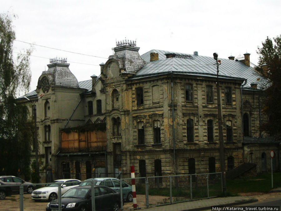 Главная синагога города, резиденция главного раввина. Находится в процессе восстановления. Была закрыта в 1940 г. Передана еврейской общине в 1994 г. Гродно, Беларусь
