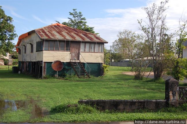 Старый дом рядом с трассой Штат Квинсленд, Австралия