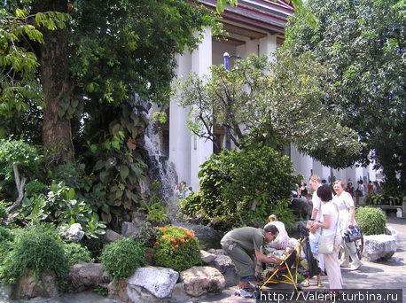 Сад камней. Один из 26 — ти в этом храме Бангкок, Таиланд