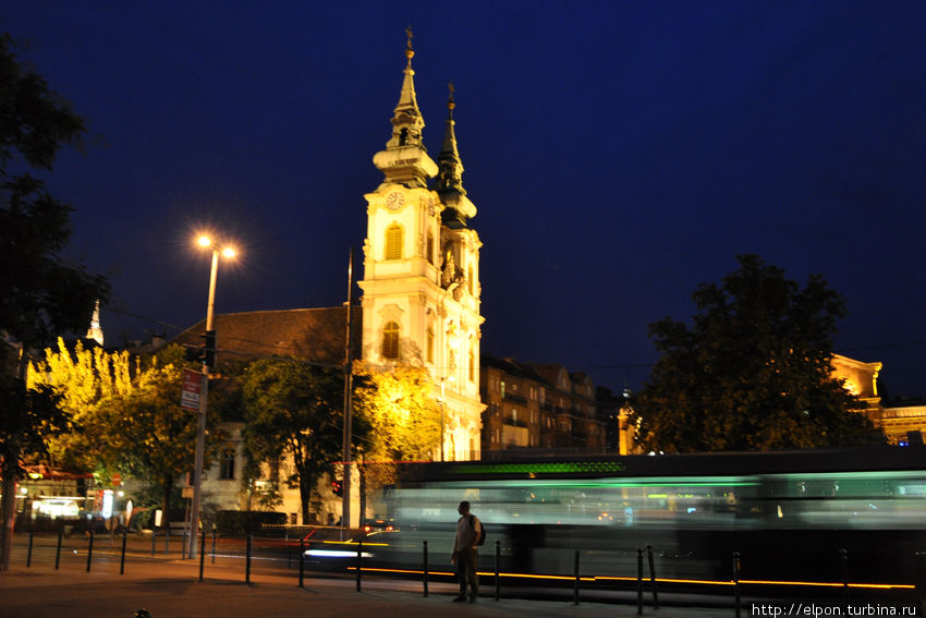 Церковь Святой Анны на площади Баттяни Будапешт, Венгрия