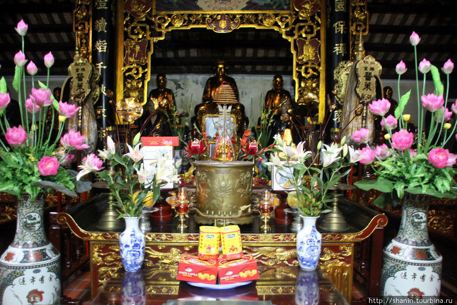 Конг Тринь - чисто китайский храм Ханой, Вьетнам