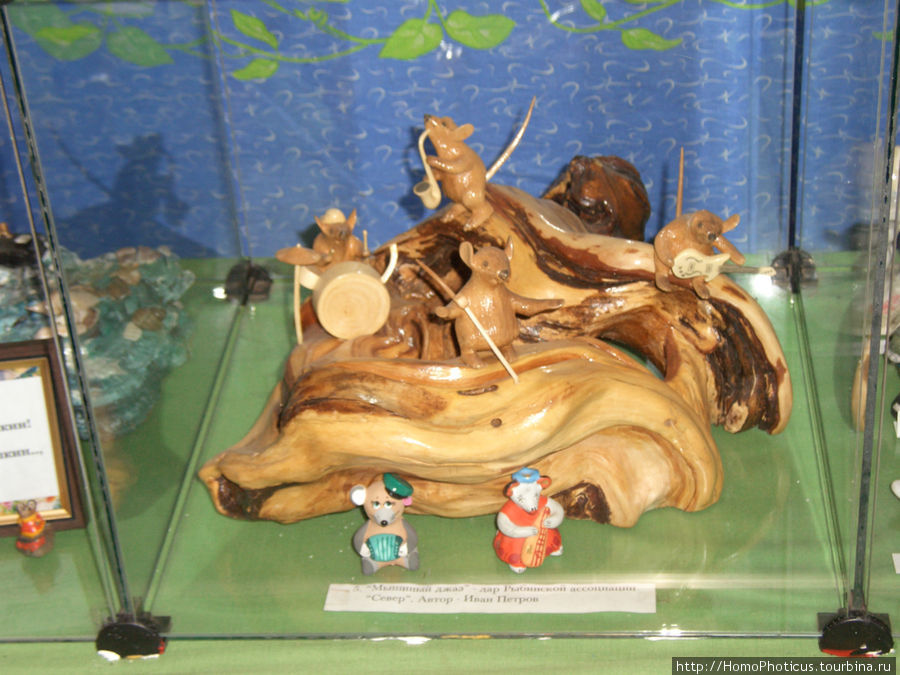 Мышь и валенок Мышкин, Россия Мышь и валенок Мышкин, Россия