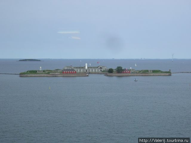 Маячок на выходе из порта Копенгагена Копенгаген, Дания