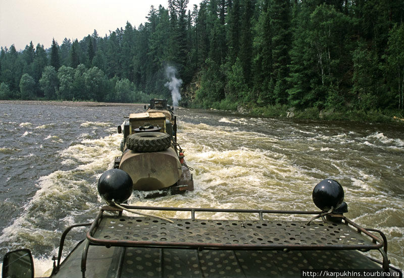 Советский Урал — это автомобиль, вездеход и подводная лодка одновременно. Иркутская область, Россия