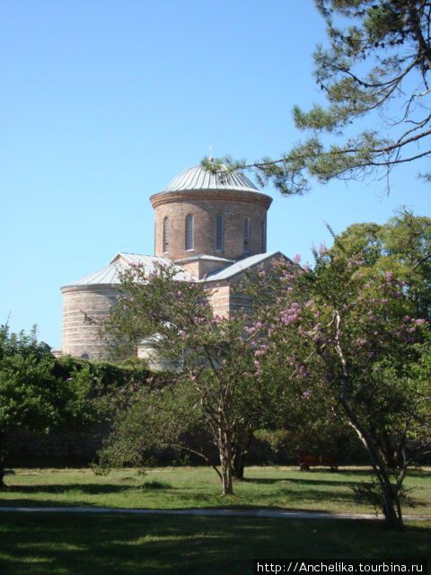 Пицундский храм Х век Пицунда, Абхазия