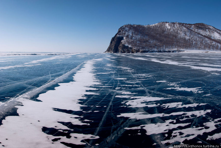Экспедиция на коньках по льду Байкала. Россия