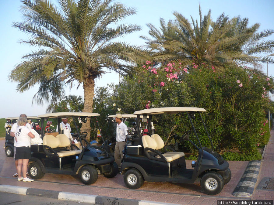 Маленькая остановка в гольф-клубе Рас-эль-Хайма, ОАЭ