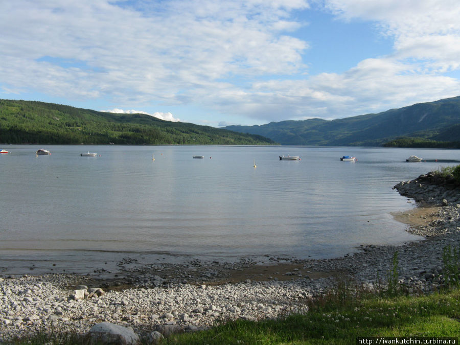 Норвегия хороша не только фиордами, но и горными озерами, которых там в изобилии Фагернес, Норвегия Норвегия хороша не только фиордами, но и горными озерами, которых там в изобилии Фагернес, Норвегия