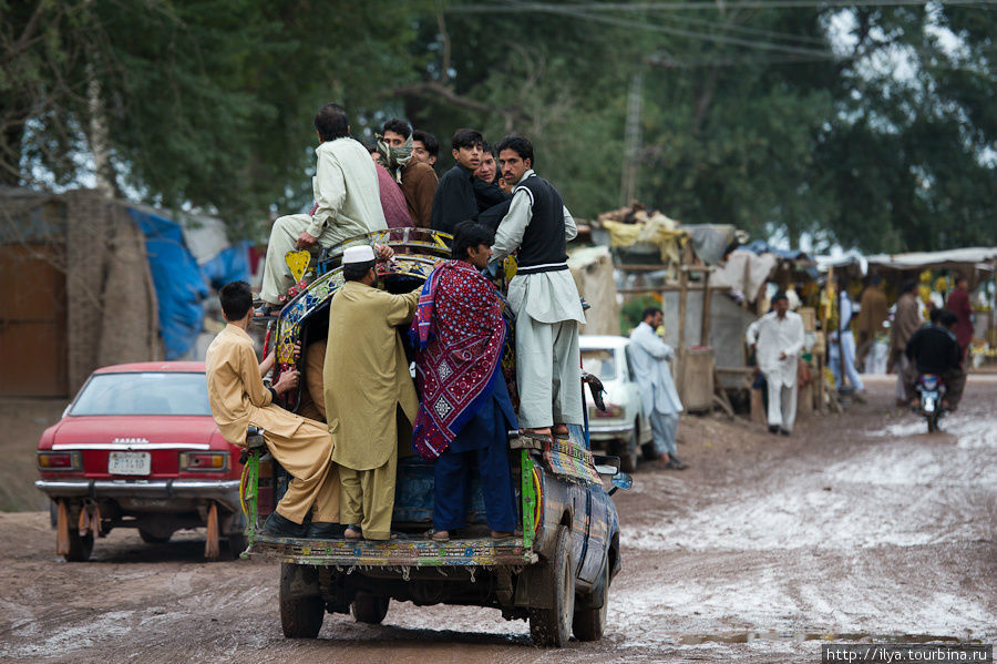 День третий. Лагерь беженцев Пешавар, Пакистан