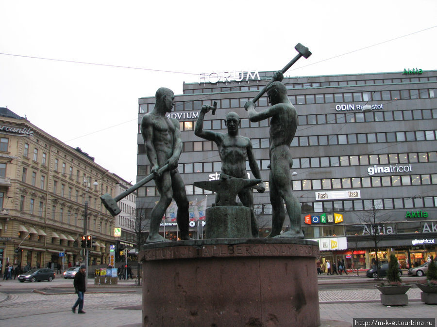 Интересные скульптуры города Хельсинки Хельсинки, Финляндия